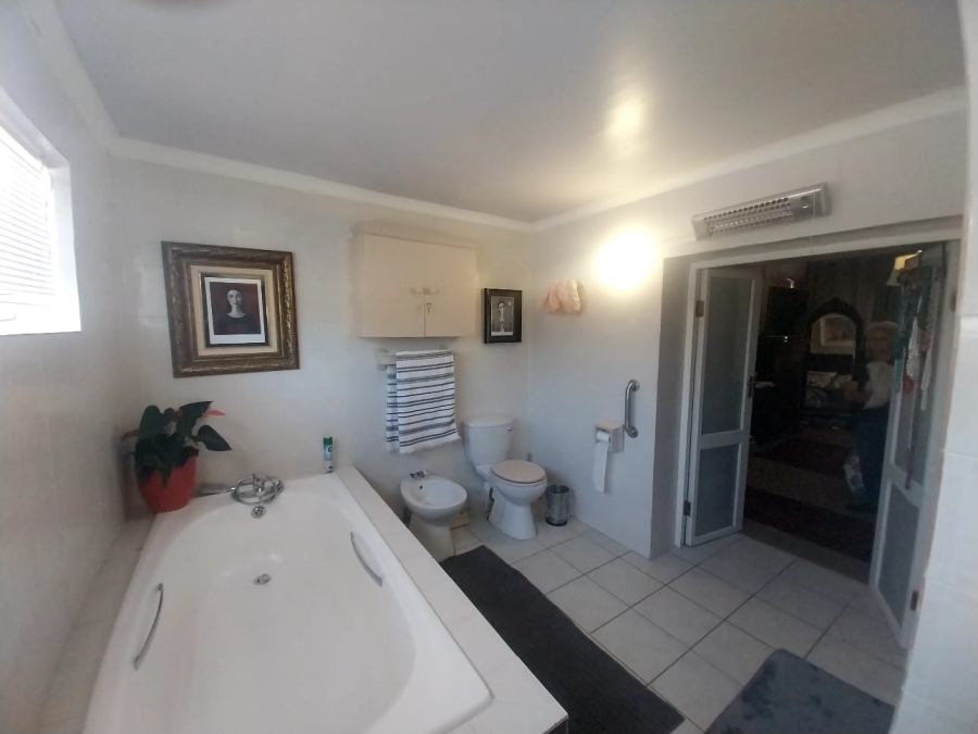 5 Bedroom Property for Sale in Robertson Western Cape